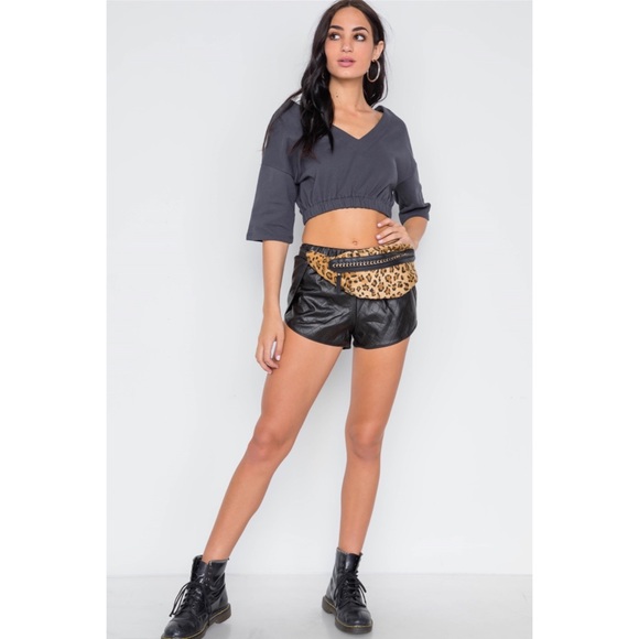 Jenny Crop Top || Charcoal - Picture 2 of 8